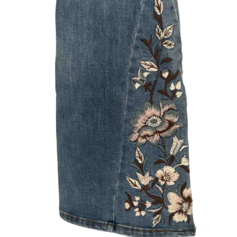 Celebrity Pink RE Generation Mid Rise‎ Flare Jeans Floral Embroidered 26x30 Boho - Picture 9 of 10